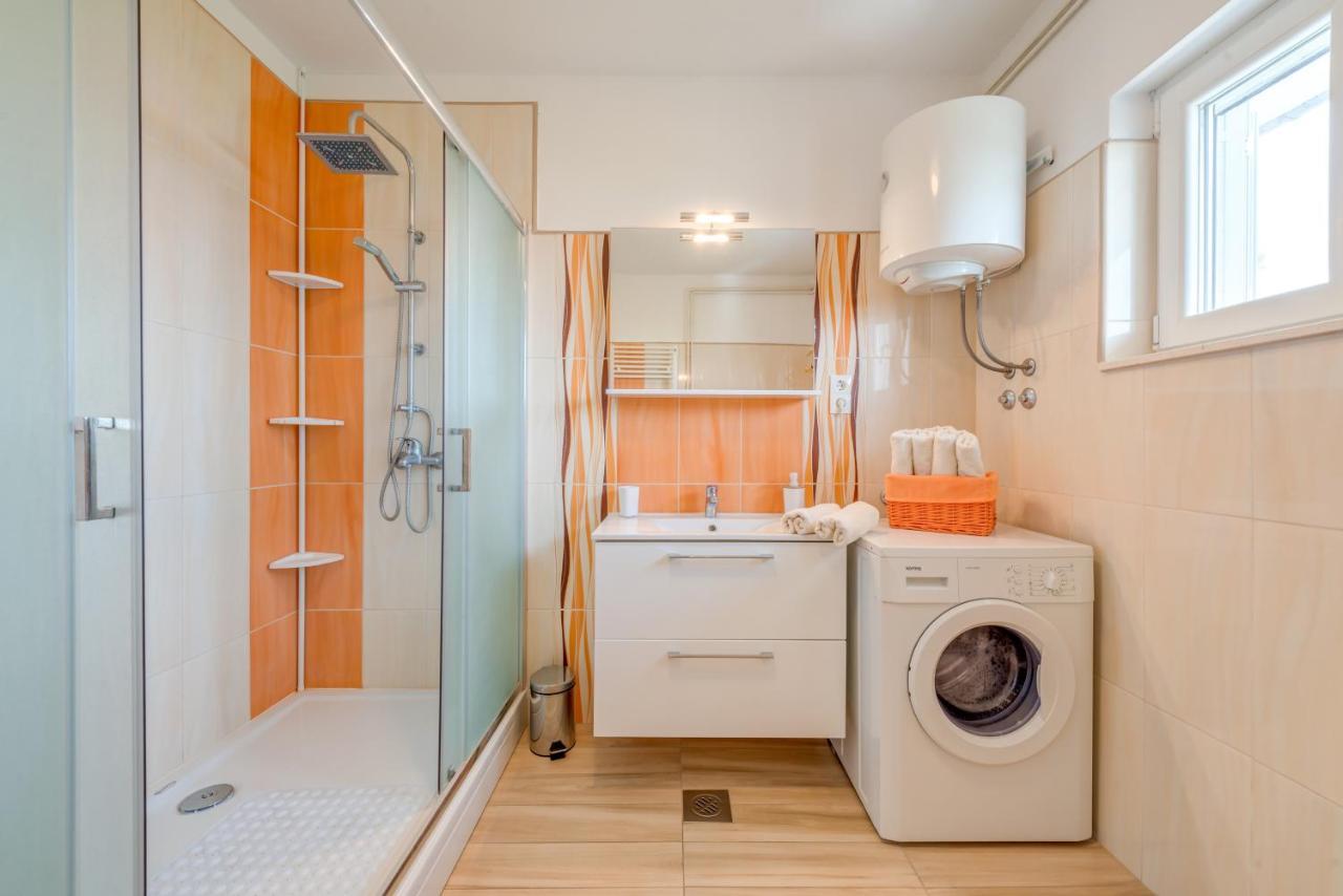 Apartments By The Sea Slatine, Ciovo - 11047 Luaran gambar