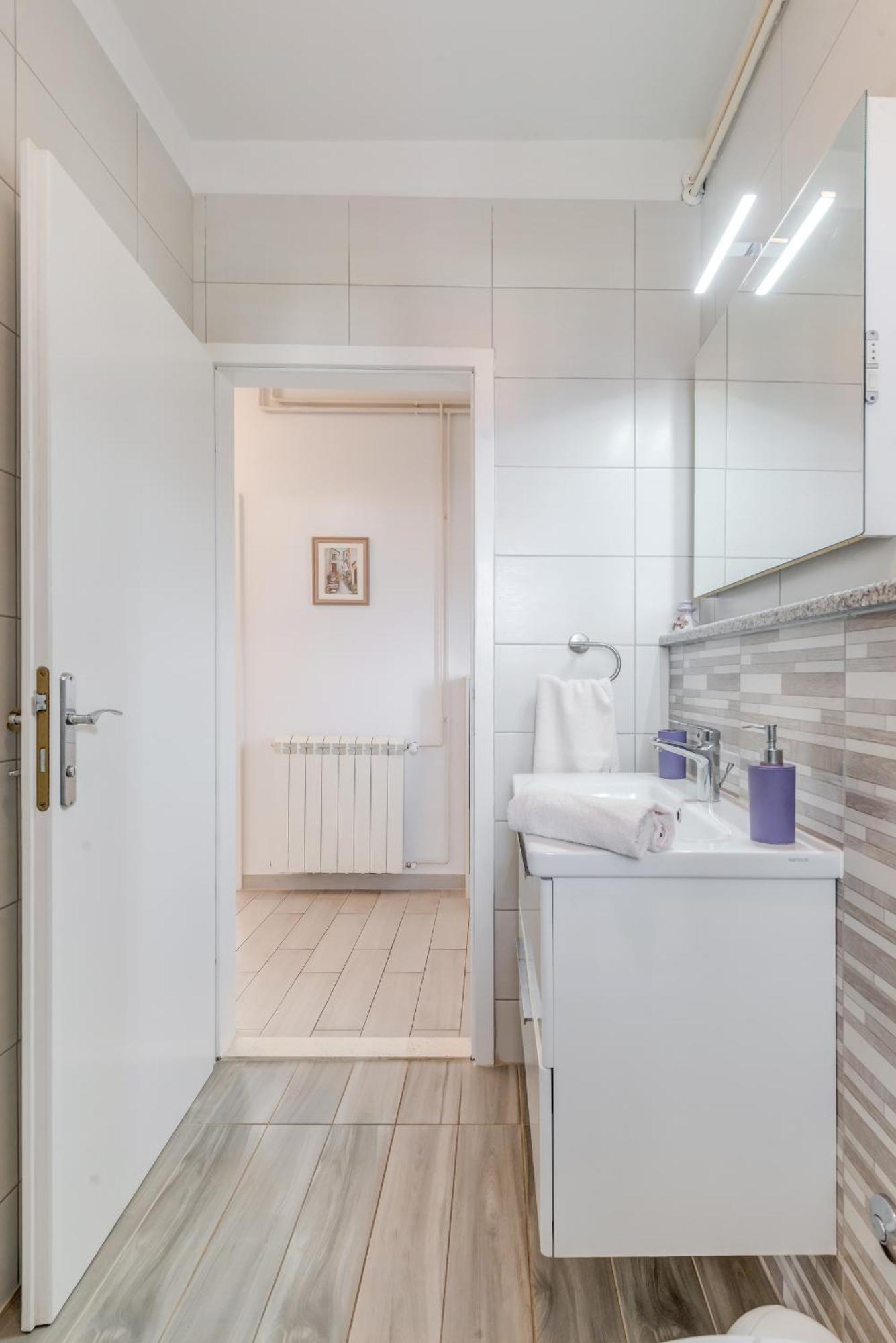 Apartments By The Sea Slatine, Ciovo - 11047 Bilik gambar