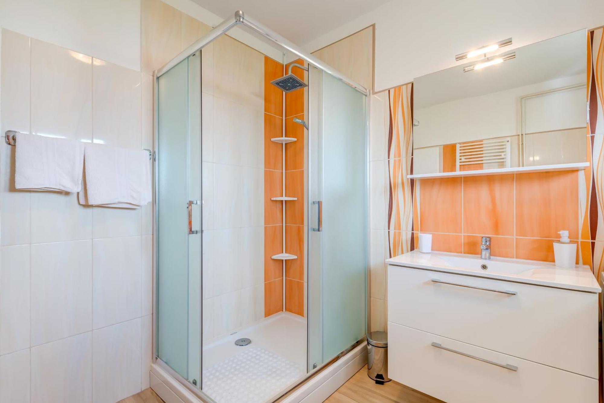 Apartments By The Sea Slatine, Ciovo - 11047 Bilik gambar